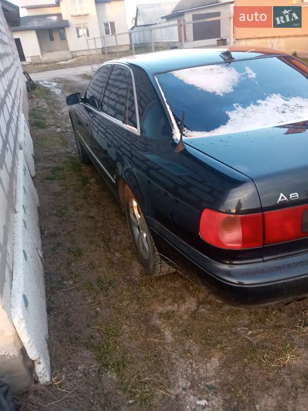 Седан Audi A8 1997 в Борисполі