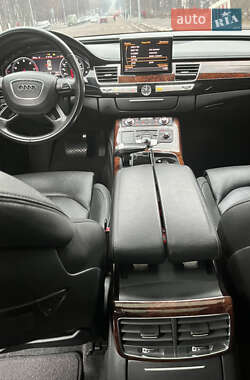 Седан Audi A8 2012 в Киеве
