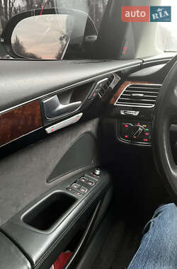 Седан Audi A8 2012 в Киеве