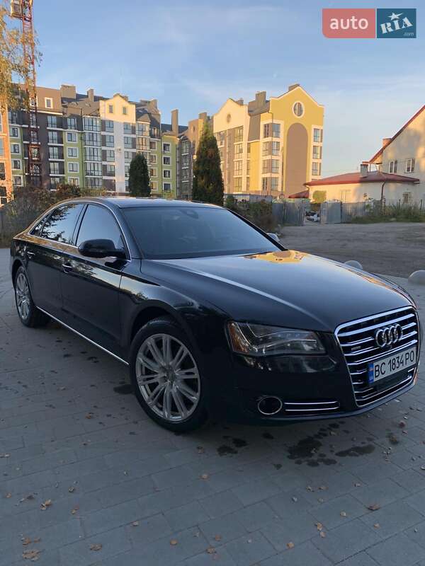 Седан Audi A8 2014 в Львове