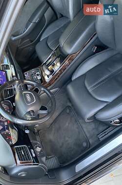 Седан Audi A8 2014 в Львове