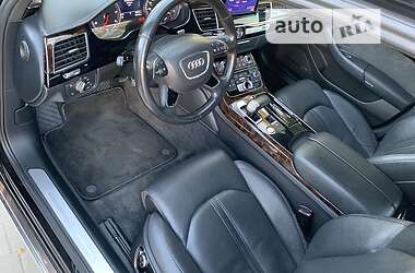 Седан Audi A8 2014 в Львові