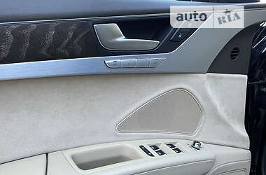 Седан Audi A8 2016 в 