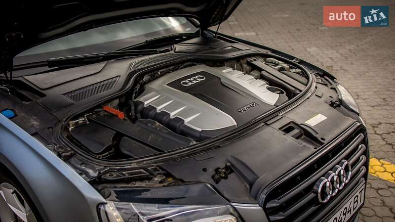 Седан Audi A8 2011 в Черновцах