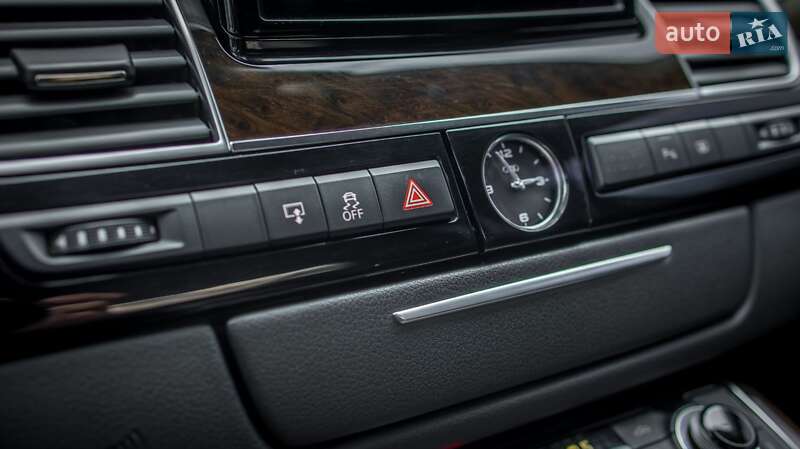 Седан Audi A8 2011 в Черновцах
