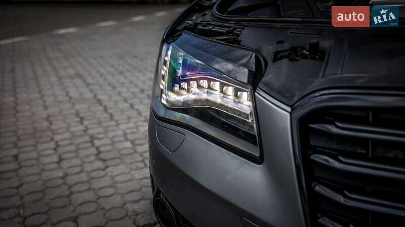 Седан Audi A8 2011 в Черновцах