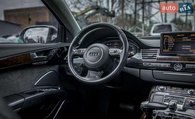Седан Audi A8 2011 в Черновцах