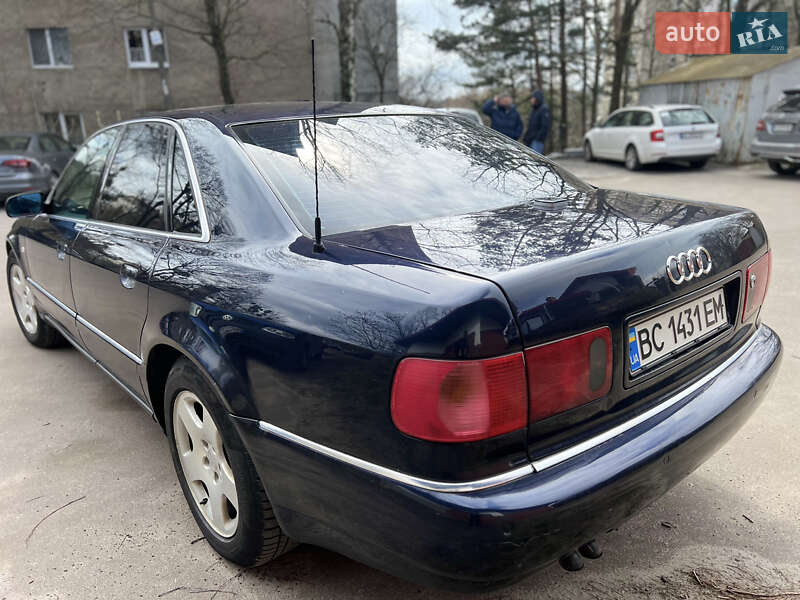 Седан Audi A8 2001 в Львове