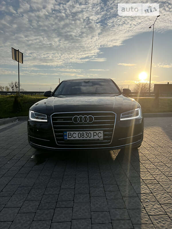 Седан Audi A8 2015 в Львове