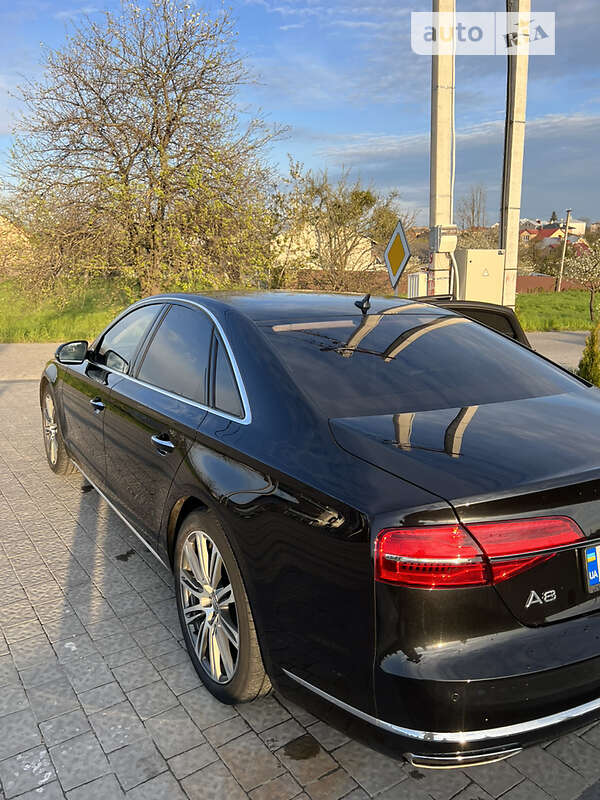 Седан Audi A8 2015 в Львове