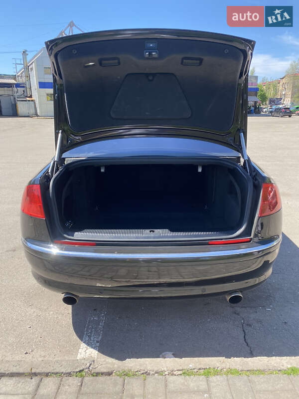 Седан Audi A8 2004 в Кривом Роге