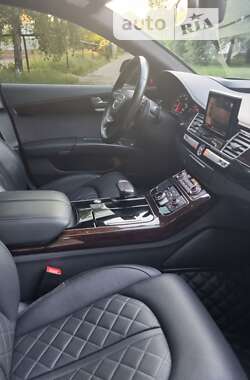 Седан Audi A8 2016 в 