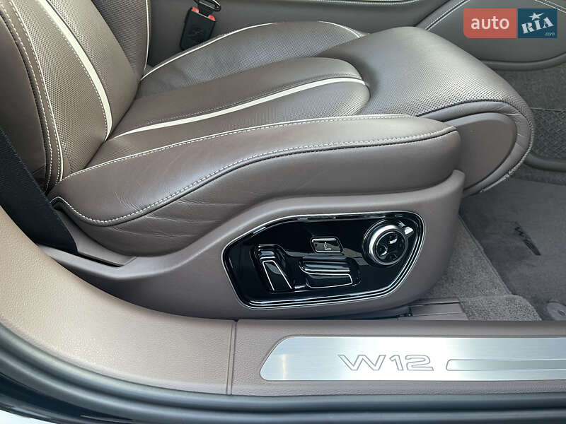 Седан Audi A8 2012 в Днепре