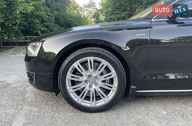 Седан Audi A8 2012 в Днепре