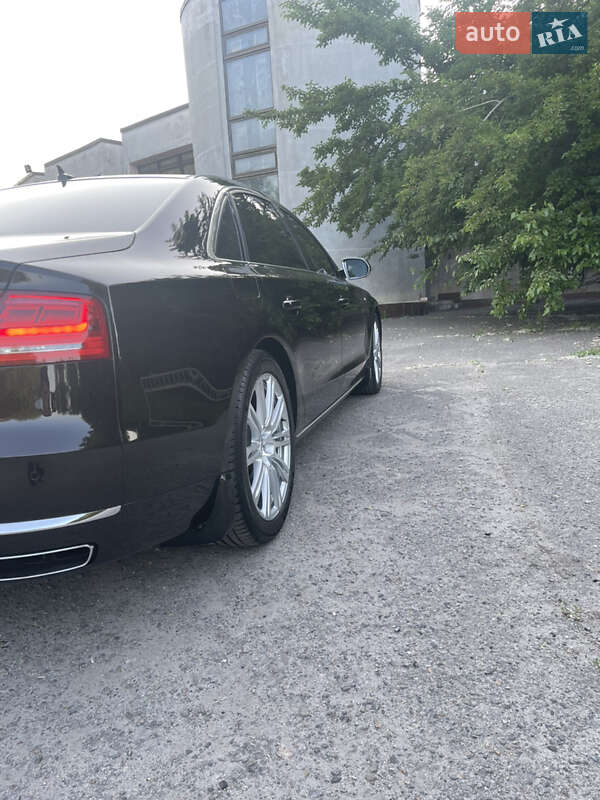Седан Audi A8 2012 в Днепре