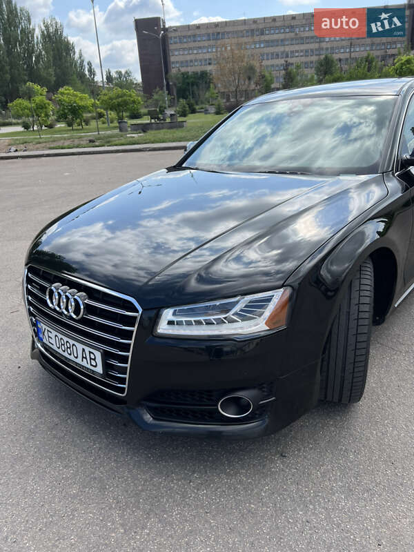 Седан Audi A8 2016 в Кривому Розі