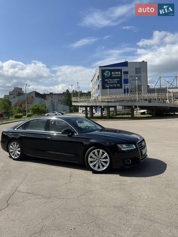 Седан Audi A8 2016 в Кривому Розі