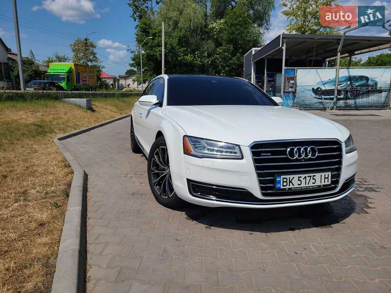 Седан Audi A8 2015 в Івано-Франківську