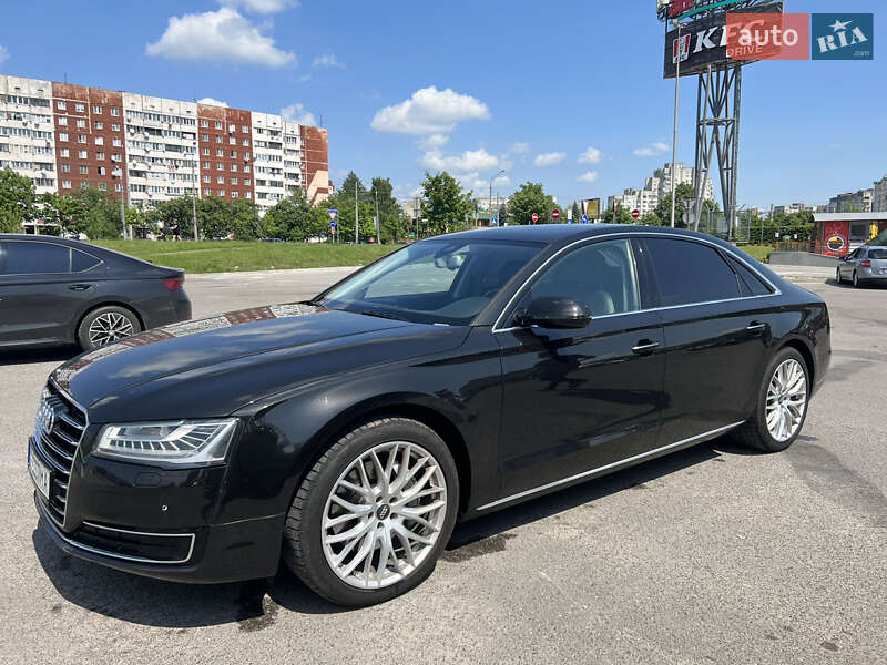 Седан Audi A8 2017 в Львове