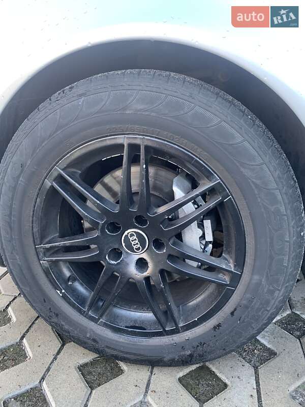 Седан Audi A8 1995 в Броварах