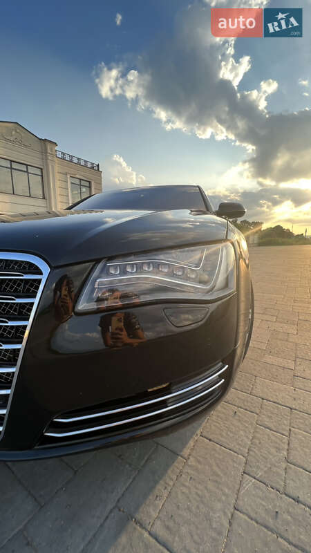 Седан Audi A8 2010 в Хусті