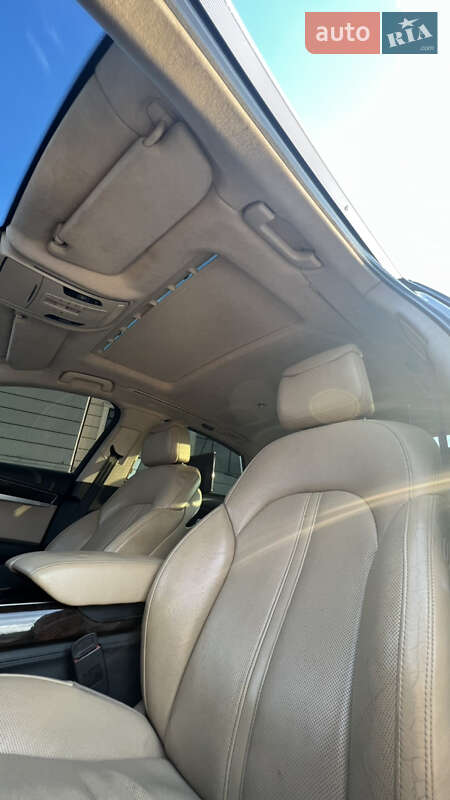 Седан Audi A8 2010 в Хусті