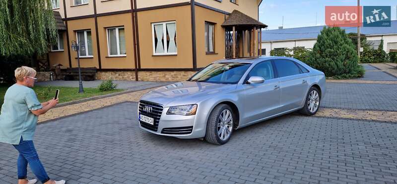 Седан Audi A8 2013 в Хусті