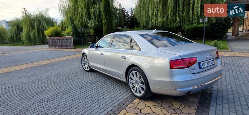 Седан Audi A8 2013 в Хусті