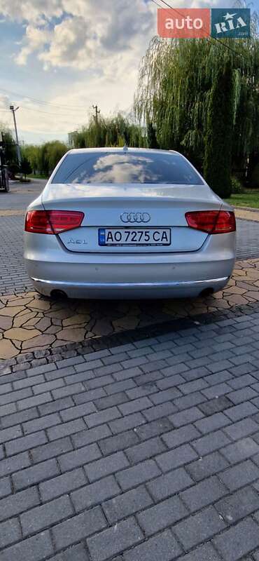 Седан Audi A8 2013 в Хусті