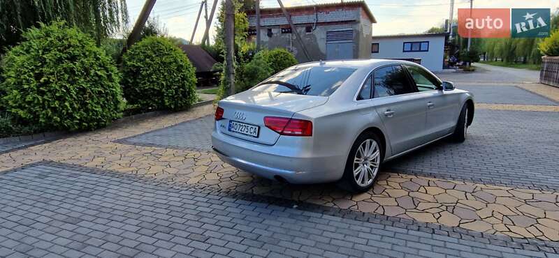 Седан Audi A8 2013 в Хусті