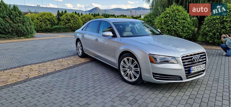 Седан Audi A8 2013 в Хусті
