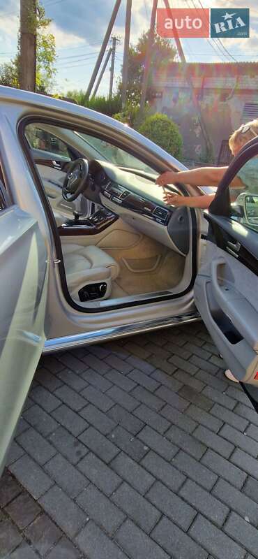 Седан Audi A8 2013 в Хусті