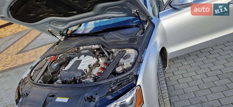 Седан Audi A8 2013 в Хусті