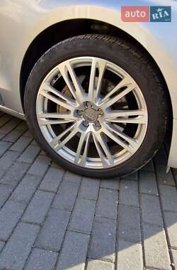 Седан Audi A8 2013 в 
