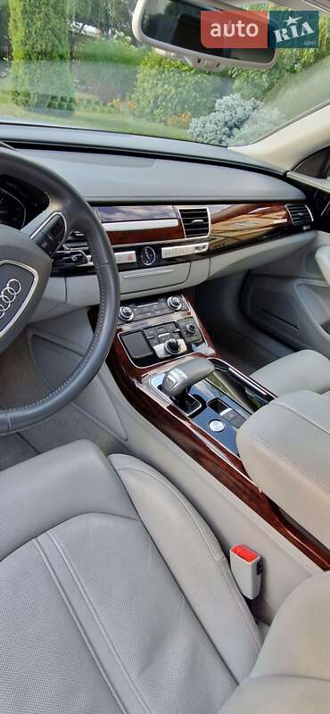 Седан Audi A8 2013 в Хусті