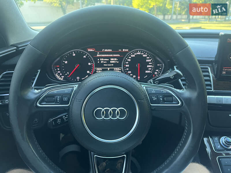 Седан Audi A8 2012 в Одессе