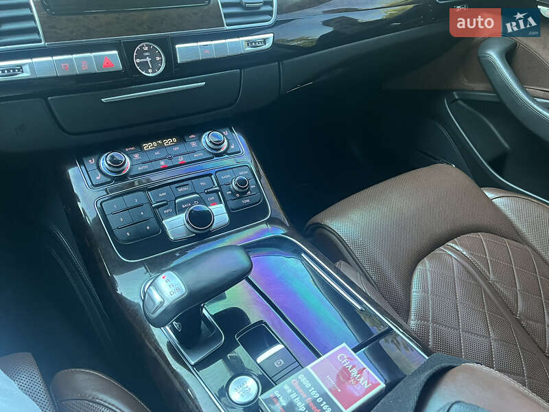 Седан Audi A8 2012 в Одессе