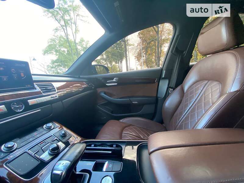 Седан Audi A8 2012 в Киеве