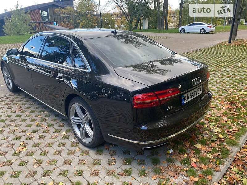 Седан Audi A8 2012 в Киеве