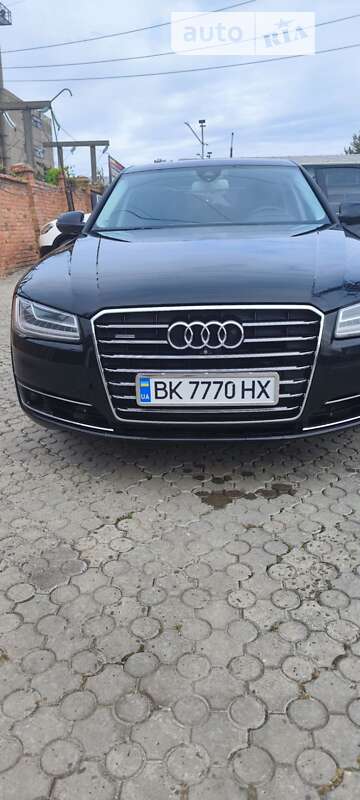 Audi A8, фото з оголошення