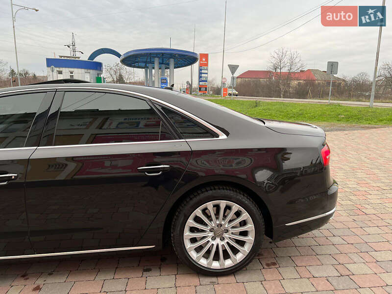 Седан Audi A8 2015 в Мукачево