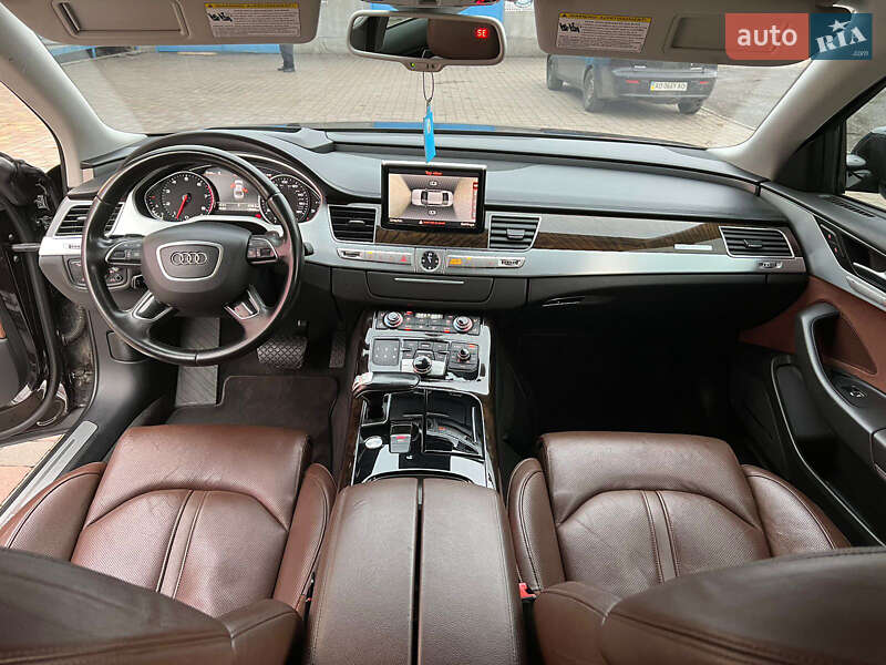 Седан Audi A8 2015 в Мукачево