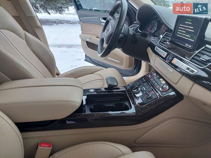 Седан Audi A8 2015 в Івано-Франківську