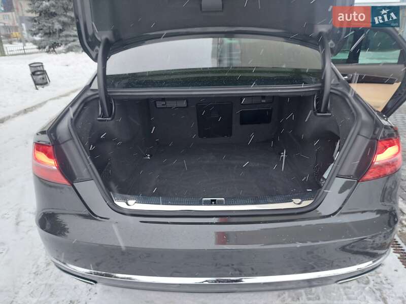 Седан Audi A8 2015 в Івано-Франківську