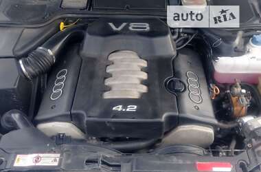 Седан Audi A8 1997 в Вышгороде