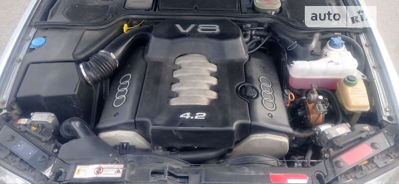 Седан Audi A8 1997 в Вышгороде