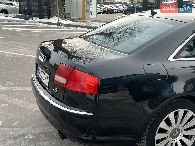 Седан Audi A8 2004 в Киеве