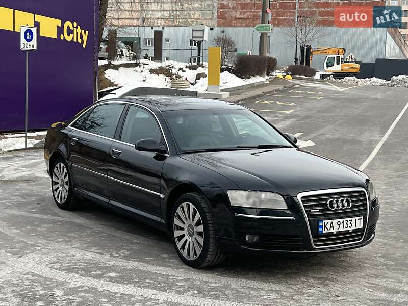 Седан Audi A8 2004 в Киеве