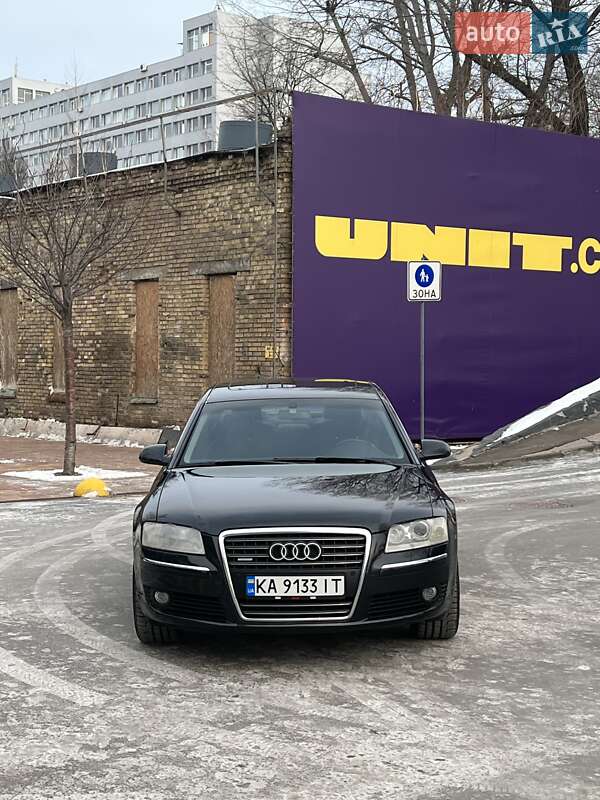 Седан Audi A8 2004 в Киеве