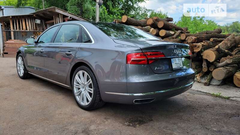 Седан Audi A8 2015 в Киеве